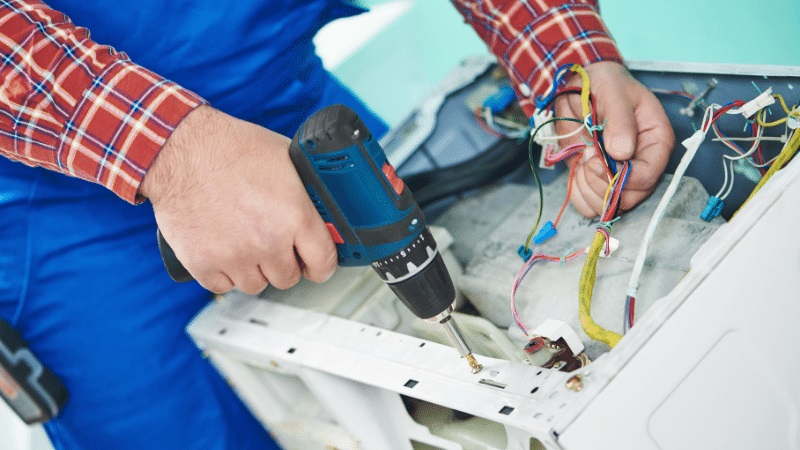 Sancaktepe Ariston Ariston çamaşır makinesi kart tamiri – Su almama arızası orijinal parça ile giderildi. - Teknik servis örneği
